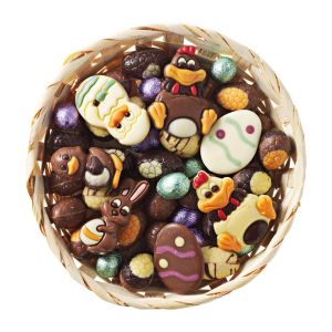 Paaschocolade in mand gedecoreerd gevuld - Pasen